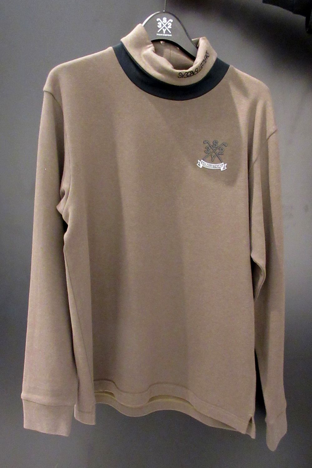 【26AW】 SOFT BULKY LAYERED HIGH NECK SHIRTS / レイヤード風 ロングスリーブ モックネックTシャツ (オリーブ) (10月中旬入荷予定）