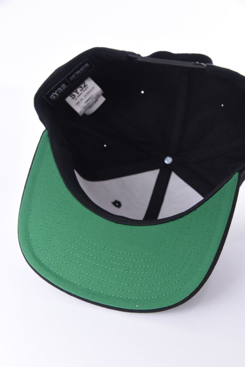 【26SS】 HEART MIX LOGO SNAPBACK CAP / ブランドロゴ刺繍 スナップバック フラットキャップ (ブラック)