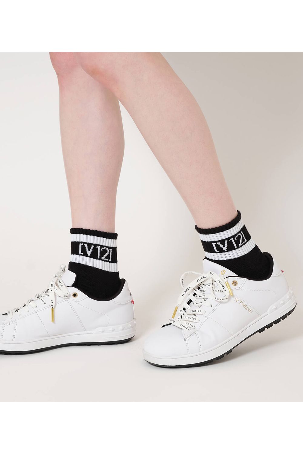 【26SS】【レディース】 VT LINE MID SOCKS WM / ブランドロゴジャカード ライン ミドルソックス (ブラック)