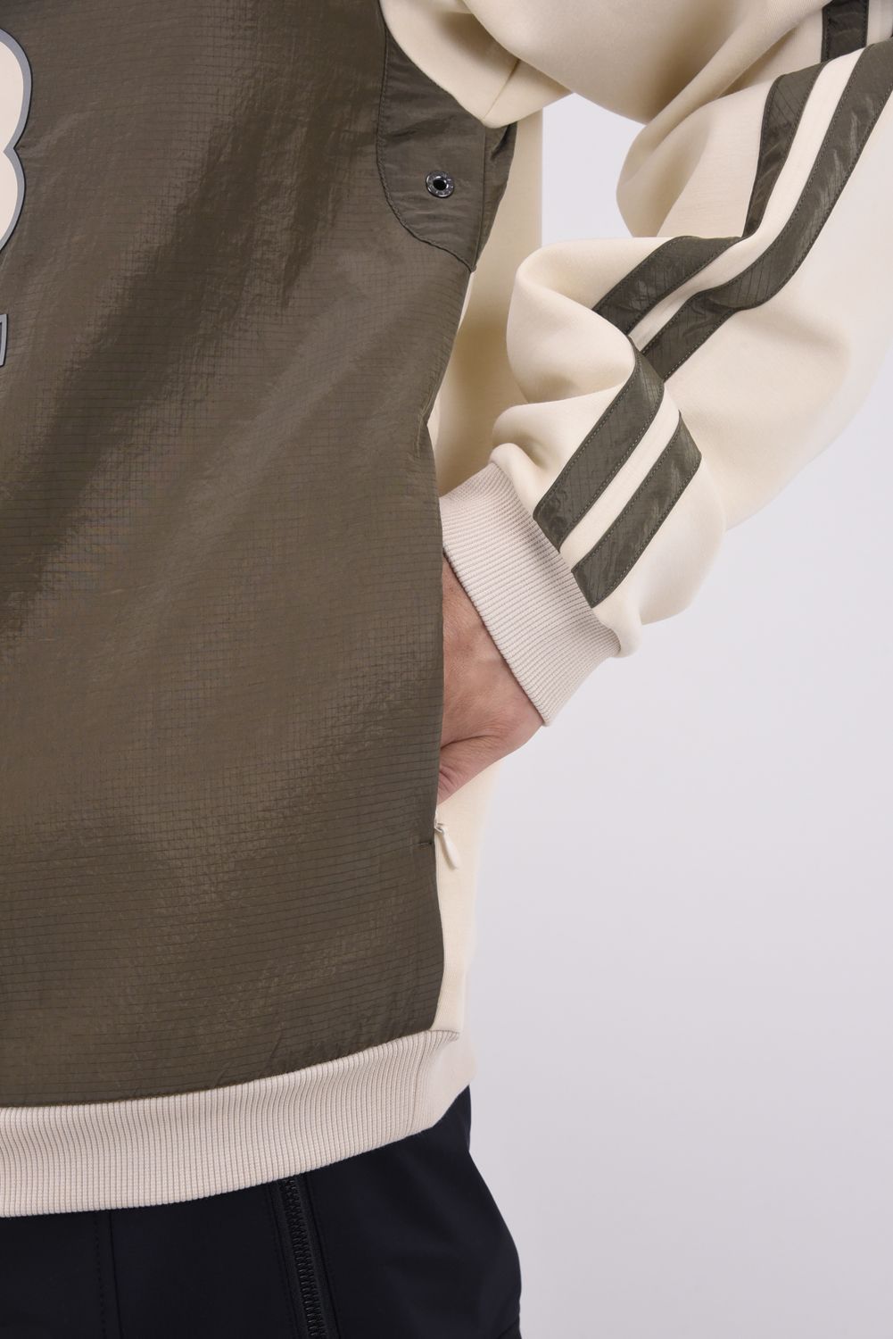 【2025AW】 EVER PERFORMANCE PULLOVER / ダンボールニット 裏起毛 リフレクタープリント クルーネックプルオーバー (オフホワイト)