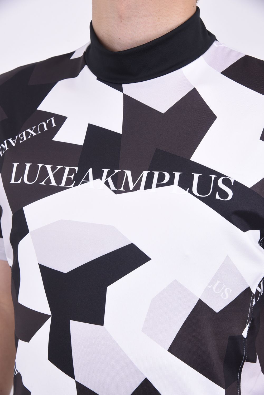 BASIC LOGO MOCK NECK T-SHIRTS / フロントロゴ モックネック Tシャツ ホワイトカモ