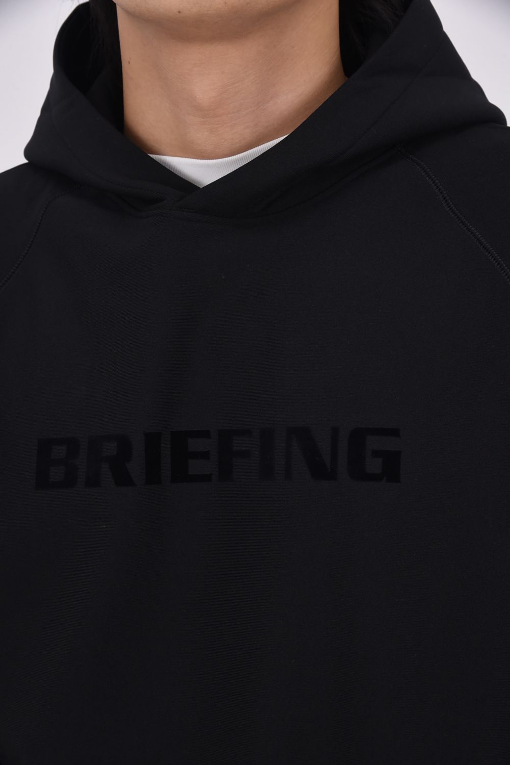 【25AW】 MEN'S LOGO HOODIE / 裏起毛 フロントロゴ 裾切り替え プルオーバーパーカー (ブラック)