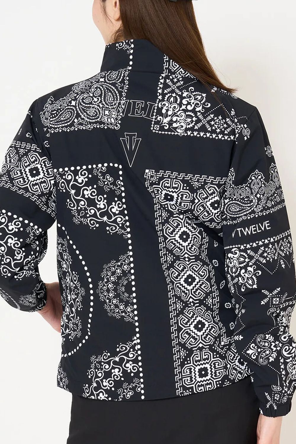 【26AW】 【レディース】 MOLD BAN JKT / バンダナ総柄 バックモールドロゴ ナイロンジャケット (ブラック)