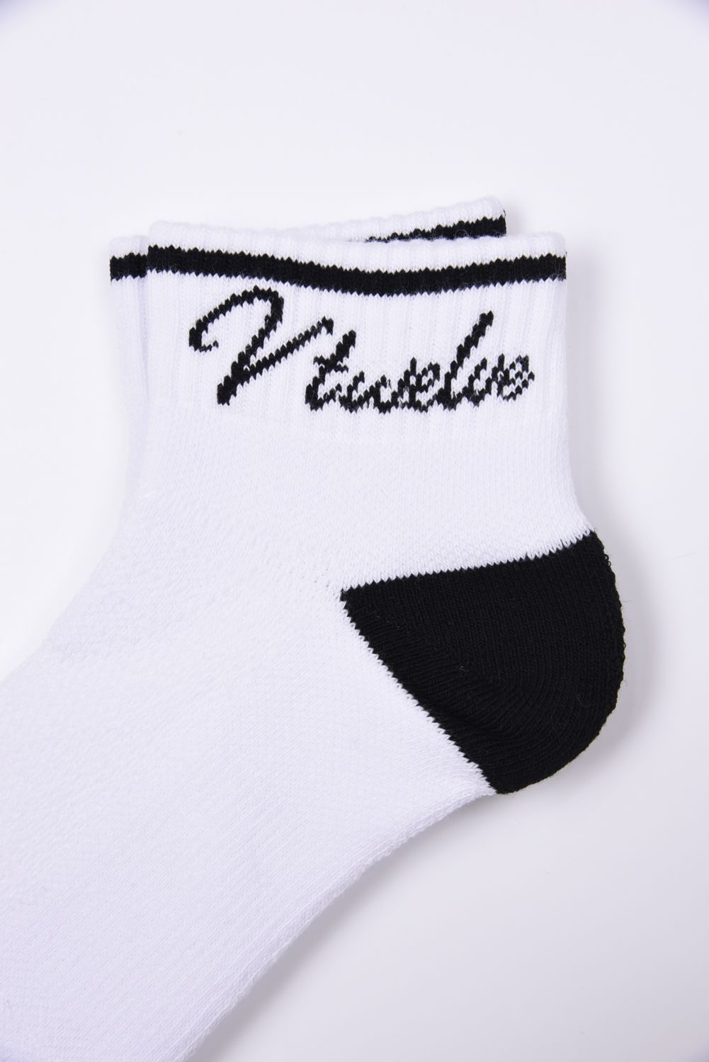 【26AW】 HICKY SOCKS / 筆記体ロゴ ミドルソックス (ホワイト)