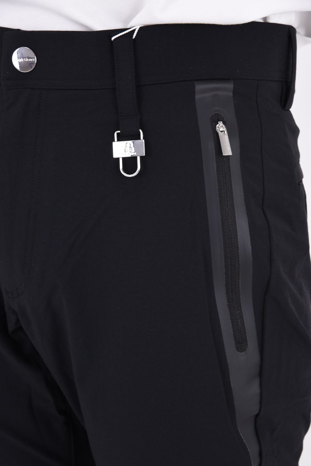 【26AW】 VANGUARD HYPER STRETCH PANTS / ストレッチナイロン シルバーレタープリント ロングパンツ (ブラック)