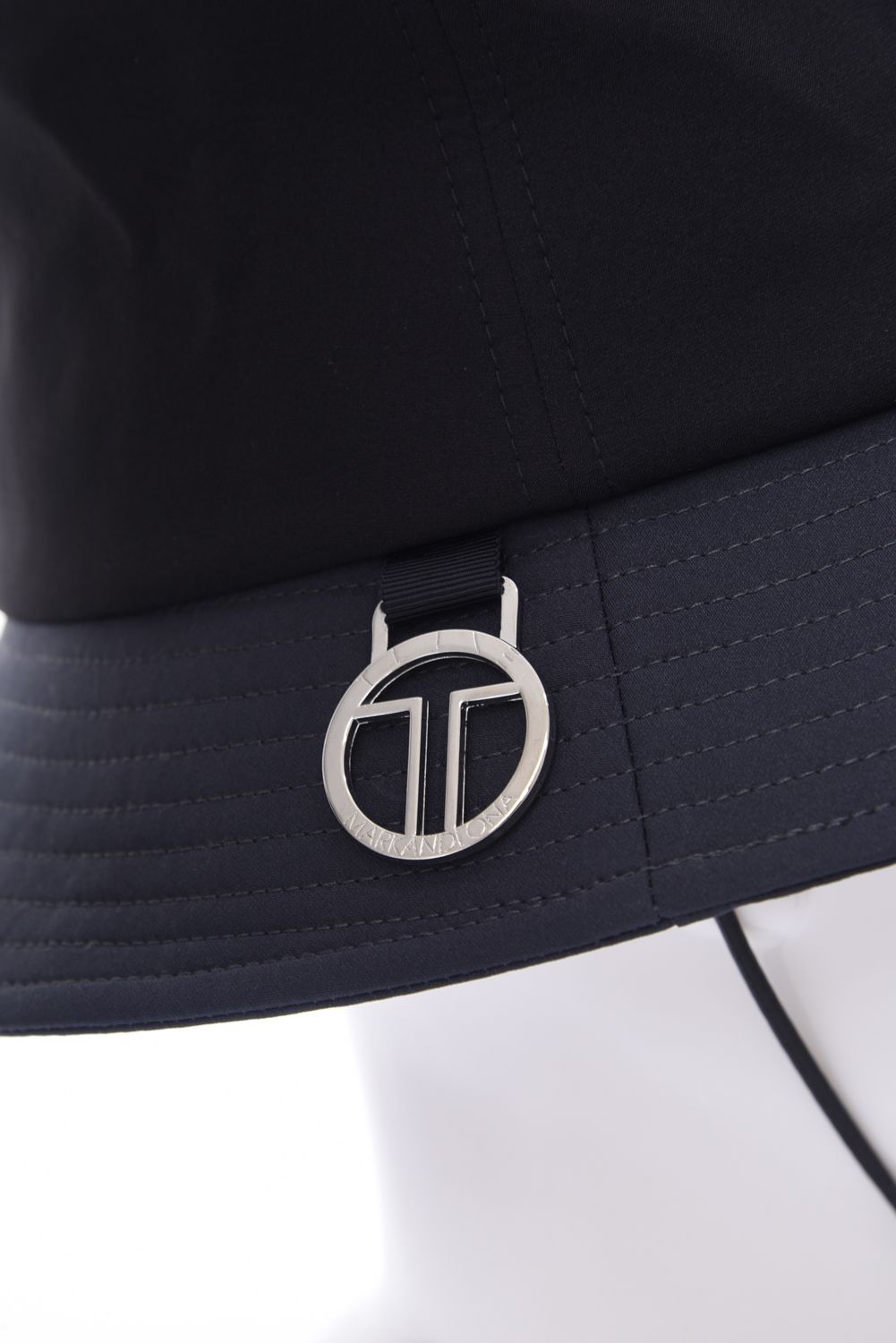 TLB BUCKET HAT / チャーム付きバケットハット ブラック
