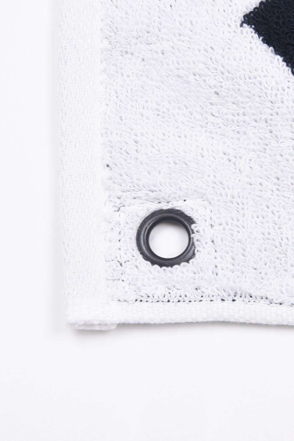 【プレゼント好適品】 LOGO WASH TOWEL BY HIPPOPOTAMUS / ブランドロゴ ループ付き スクエア型フェイスタオル (ホワイト)
