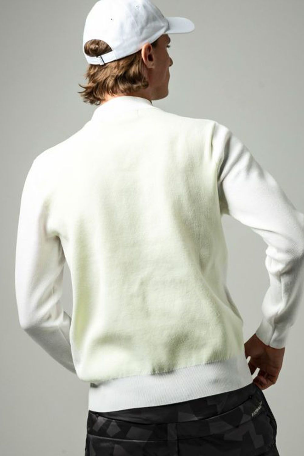 LIGHTWEIGHT LOGO KNIT / ブランドロゴ ライトウエイト ロングスリーブ ハイネック ニット ホワイト