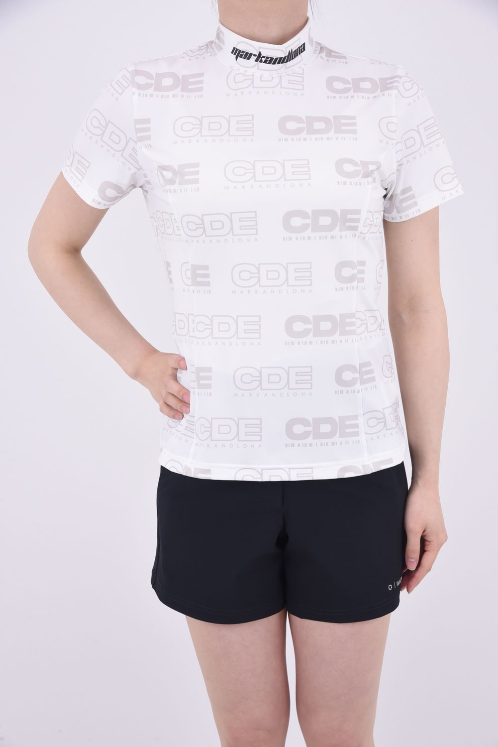 新品【MARK&LONA】総柄TシャツM■送料無料 paUEsC5RwRfc.jpg?width=768