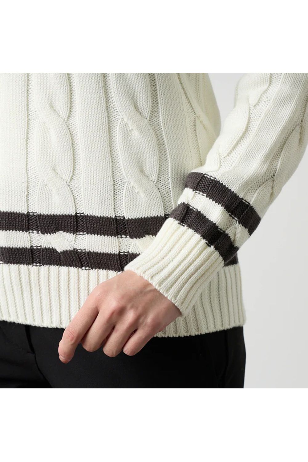 【25AW】【レディース】 TILDEN KNIT / ケーブル編み ブランドロゴワッペン Vネック チルデンニット (ホワイト)
