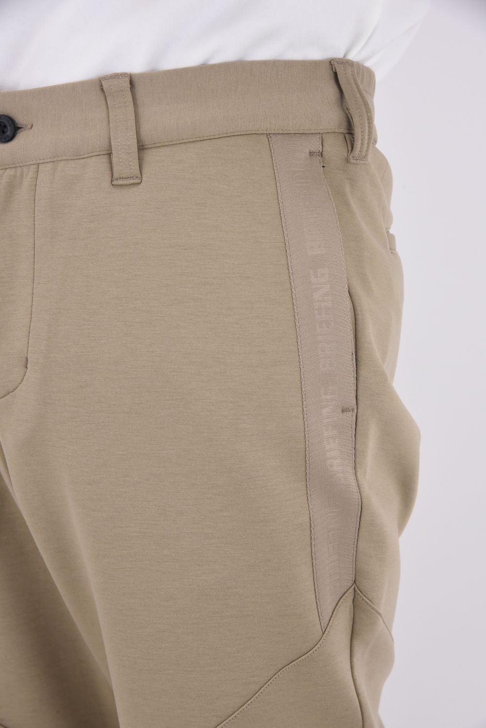 【25AW】 MEN'S WARM LOGO LINE SLIM PANTS / ダンボールニット ロゴ ライン スリムパンツ (ベージュ)