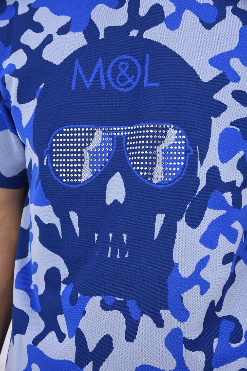 【26SS】 WHAM! SPECTRUM PERFORMANCE MOCK / ジャパンメイド カモフラスカルジャカード スワロフスキー モックネックTシャツ (ブルー)