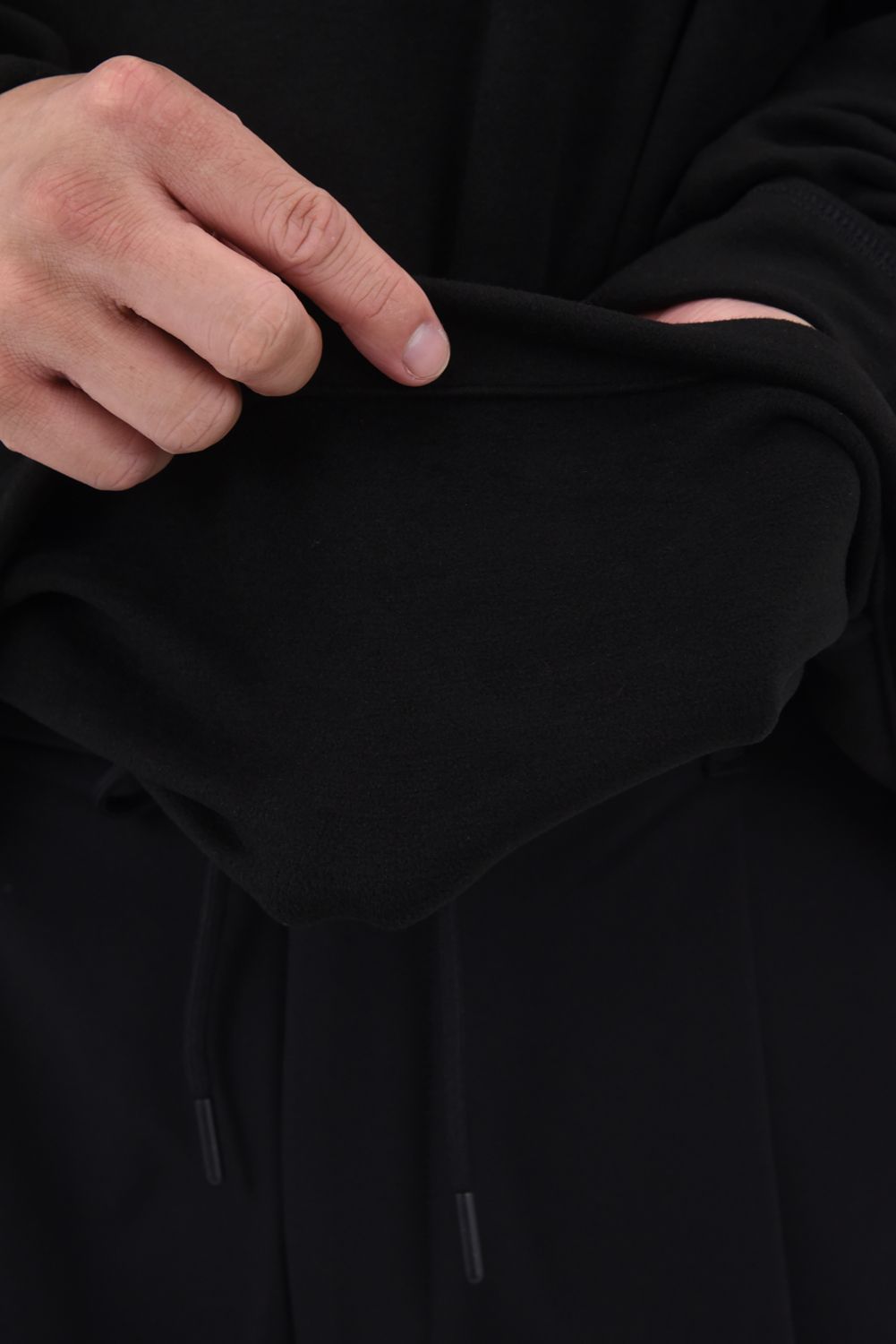 WIDY MOCK / ワッペン バックロゴ 起毛生地 モックネックTシャツ (ブラック)