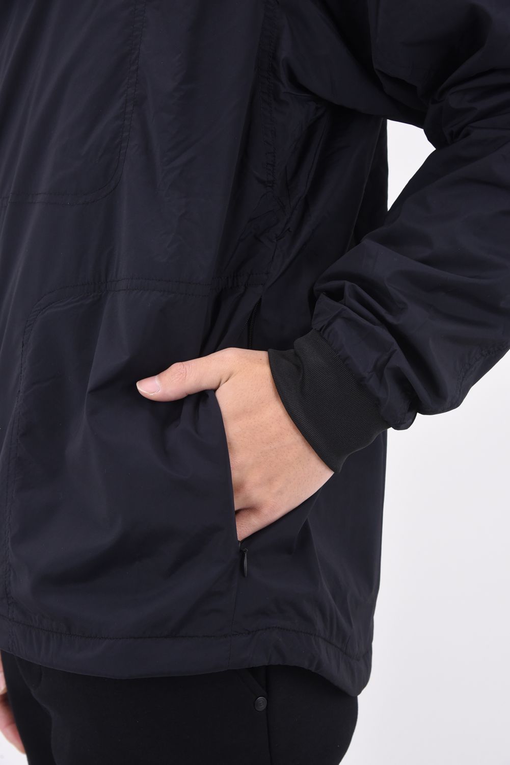 COMBAT PULLOVER BLOUSON / バックロゴ フロントポケット 起毛 軽量 ブルゾン ブラック*