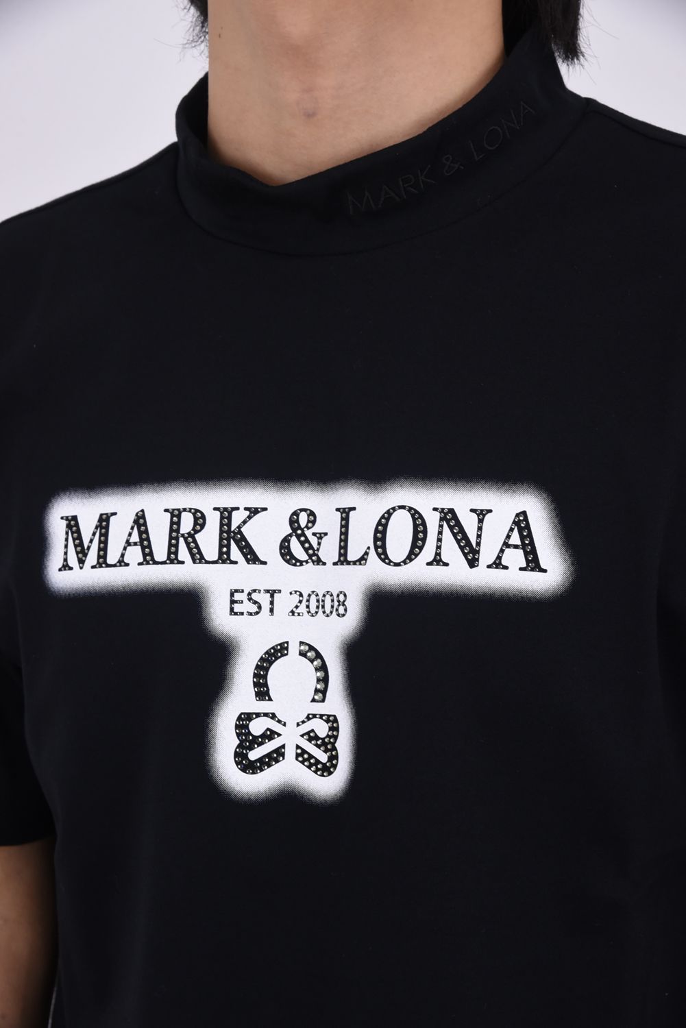 【2026SS 木村拓哉さん着用】 BLUR SIGN SPECTRUM PERFORMANCE MOCK / ブラープリント スワロフスキー モックネックTシャツ (ブラック)