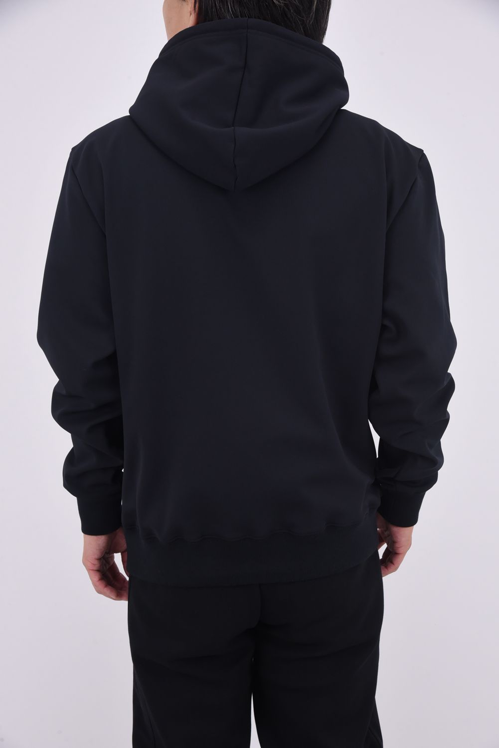 【25AW】 EMBOSSED LOGO HOODIE / 裏起毛 エンボスロゴ プルオーバーパーカー (ブラック)