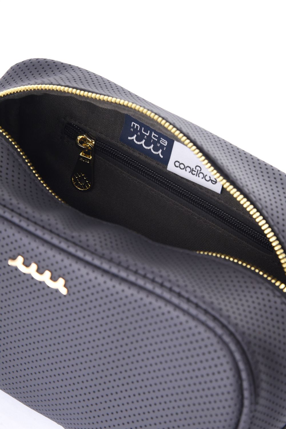 【26SS】 CONTINUA PUNCHING ETHICAL LEATHER TRAVEL POUCH / パンチング エシカルレザー トラベルポーチ (ブラック)