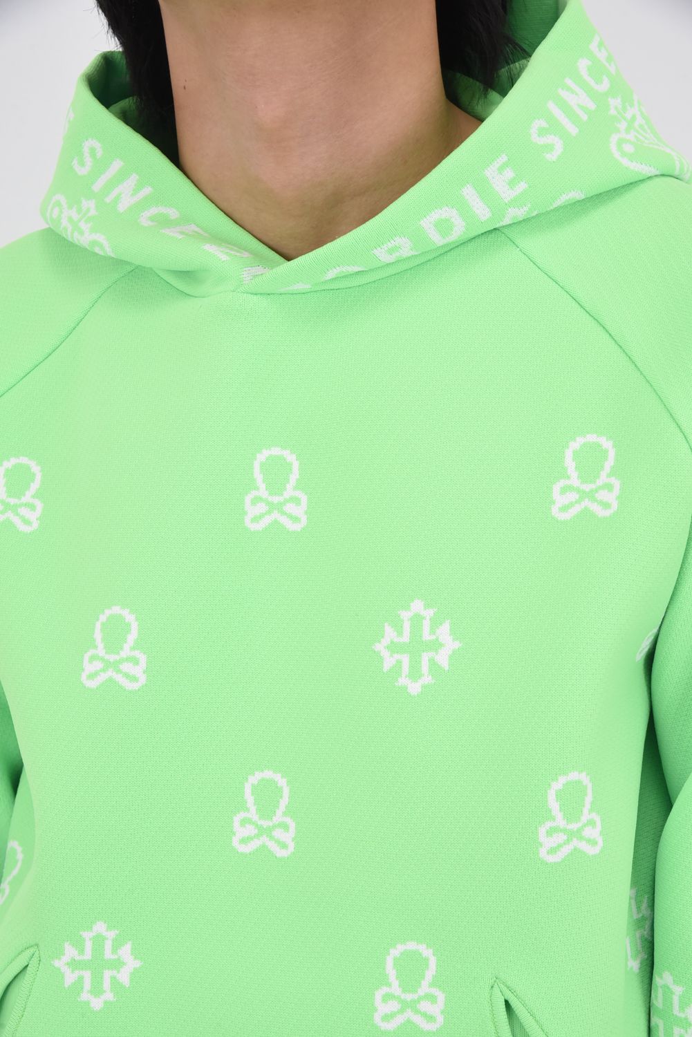 【2025AW 木村拓哉さん着用 VOL.3】 SVASTIKA POLY FLEX HOODIE / クロスモチーフ オリジナルジャカード ニットフーディー (グリーン)