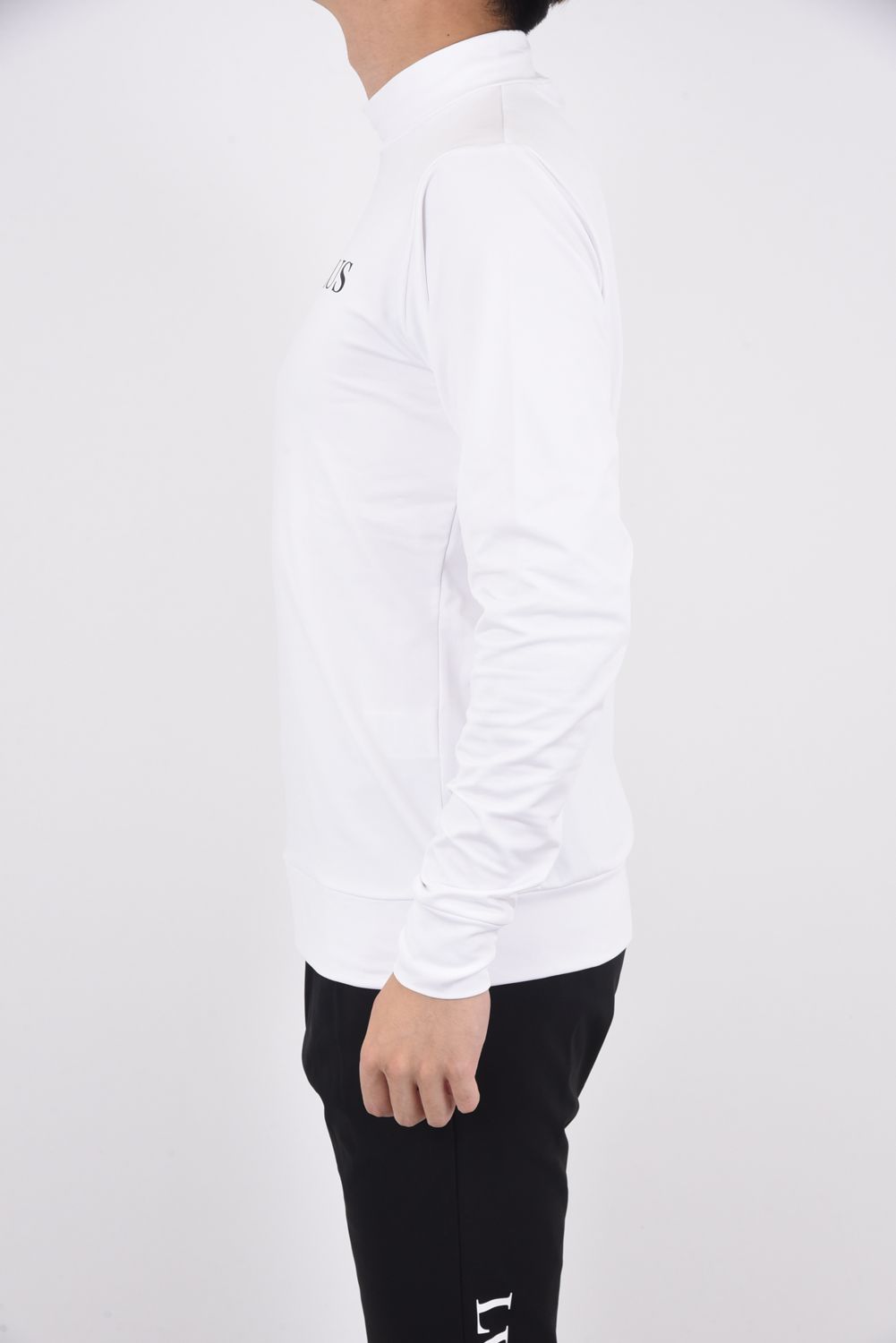 LUXE AKM PLUS LOGO HIGH NECK T-SHIRTS / フロントロゴ モックネック Tシャツ ホワイト