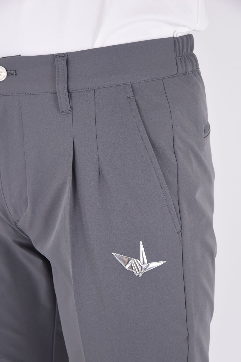 1PIU1UGUALE3 GOLF - 【1PIU1UGUALE3 ADP GOLF】【春夏仕様】 LONG PANTS TUCK SIMPLE /  アイコンロゴ タックパンツ (グレー) | GOSSIP GOLF