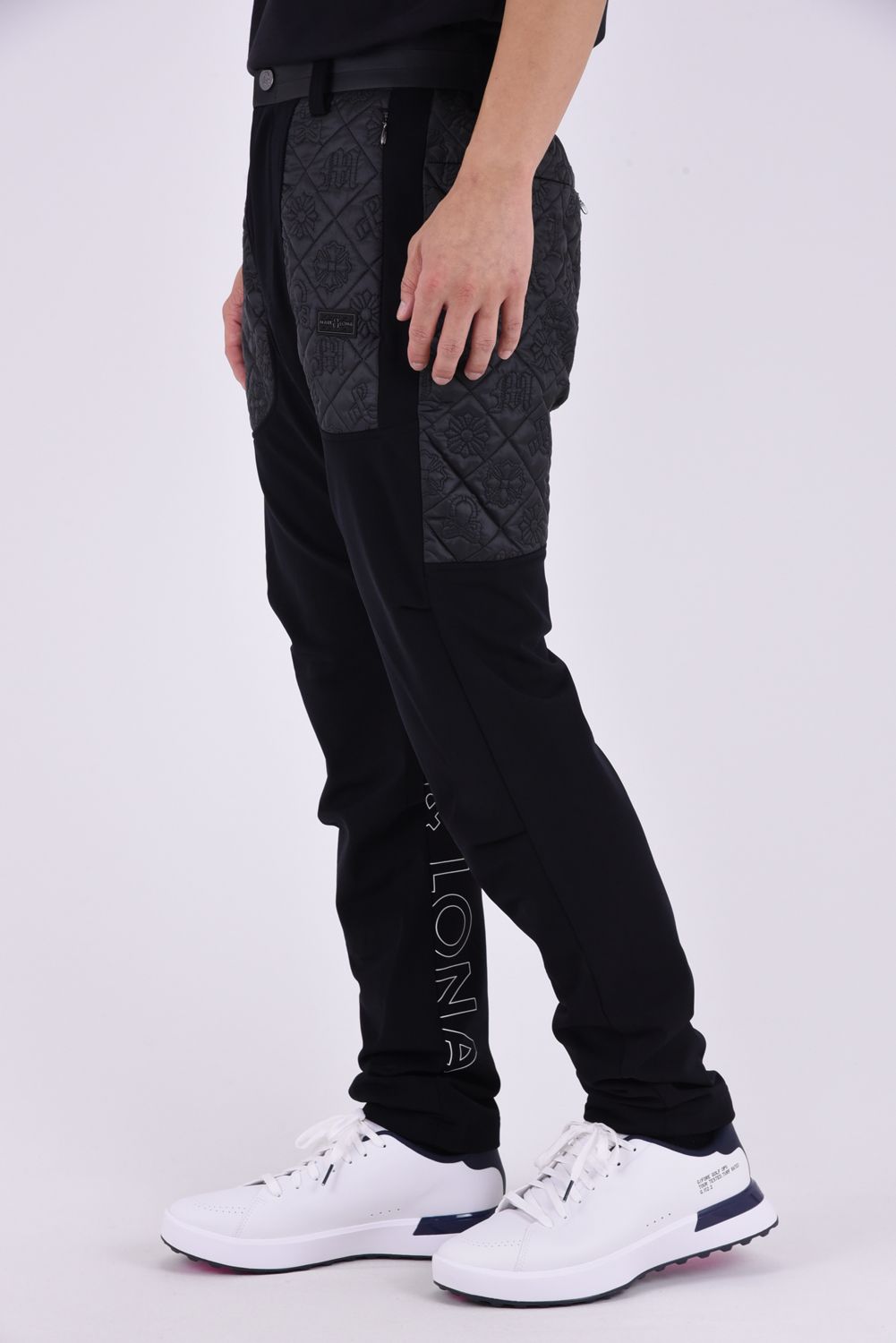 【26AW】 OBLIVION STRETCH HYBRID PANTS / モノグラムキルティング ボンディング素材 ハイブリッドパンツ (ブラック)