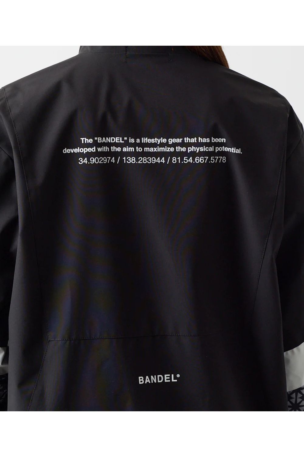 【25AW】【レディース】 SWITCH SLEEVE WIND STOPPER / 異素材切り替え ウィンドストッパージャケット (ブラック)