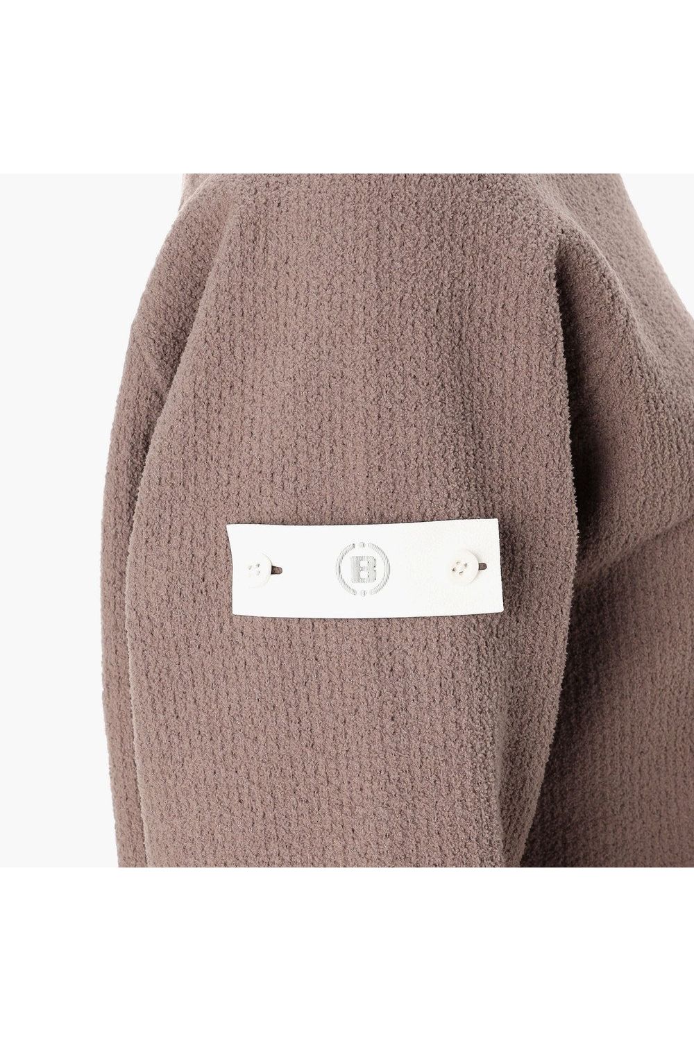 【26AW】【レディース】 WOMEN’S AIRY YARN KNIT CREWNECK / エアリーファブリック ブランドロゴ クルーネックニット (モカ)