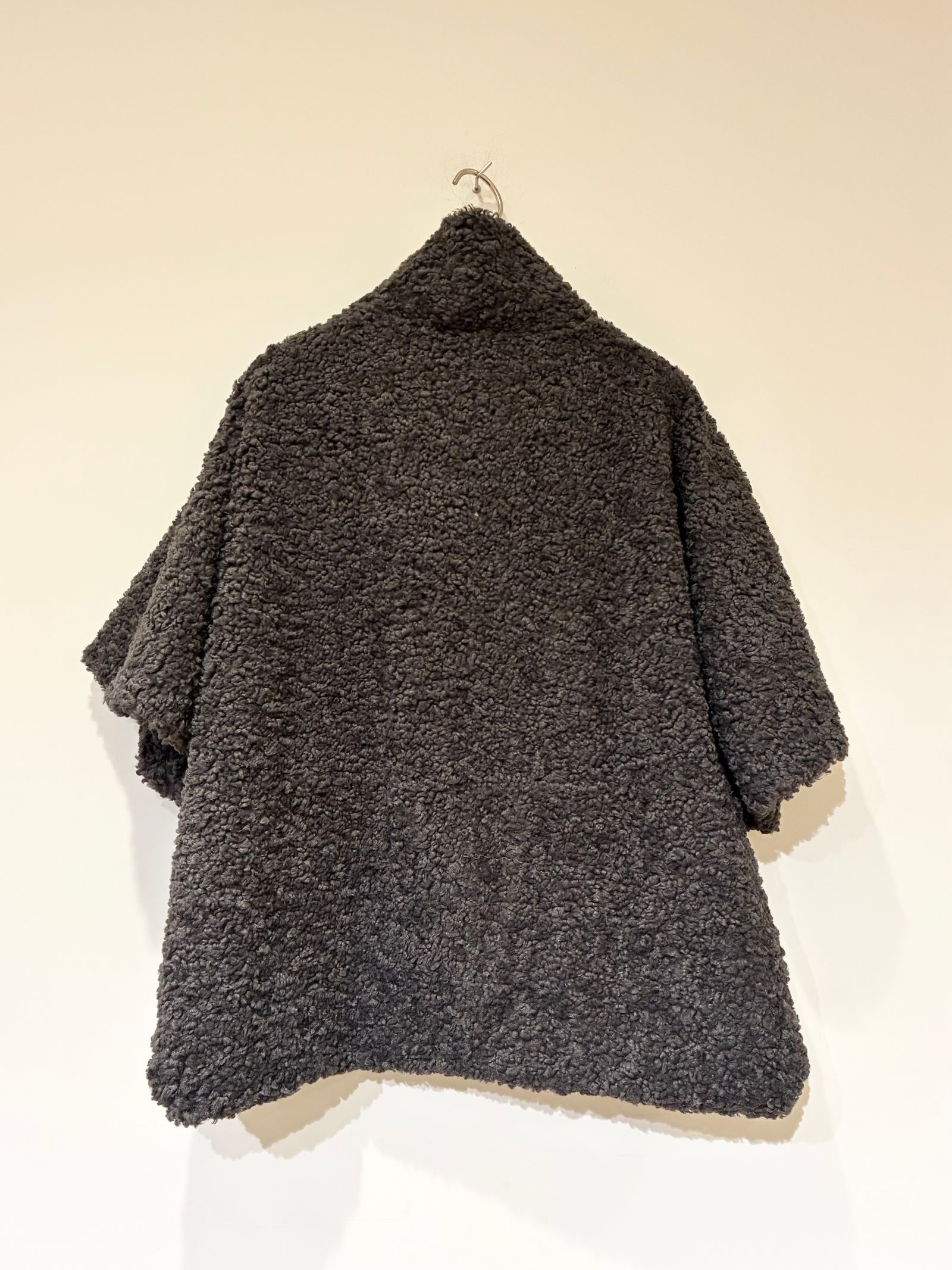 【ミリー】プードルボア ポンチョ / ベスト / ブラック