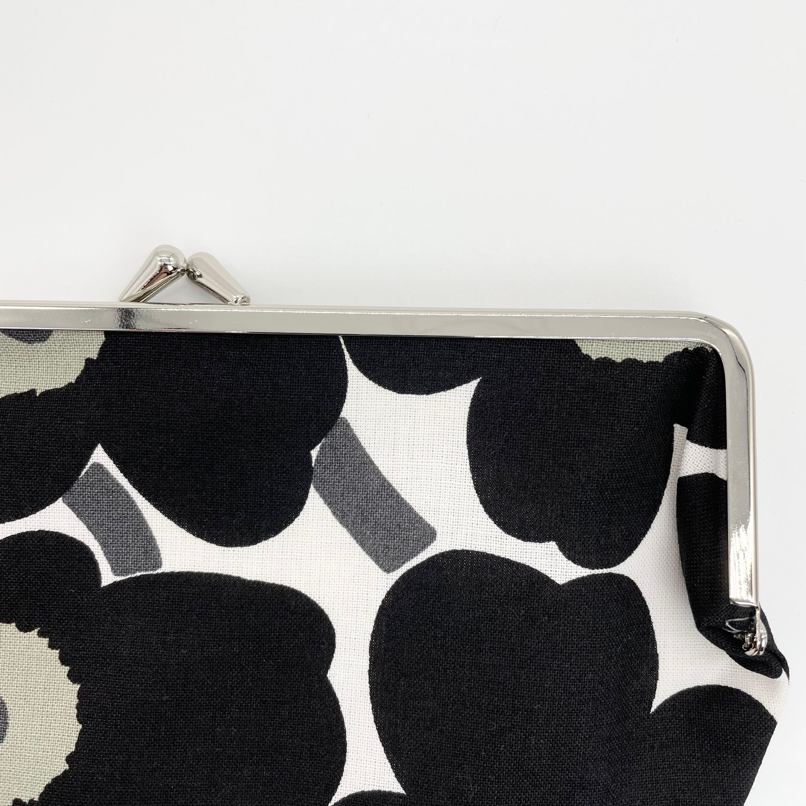 Mini Unikko Silmalasikukkaro がま口ポーチ