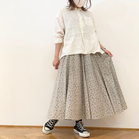 D.M.G.のリネンシャツでフェミニンすぎないナチュラルコーデ