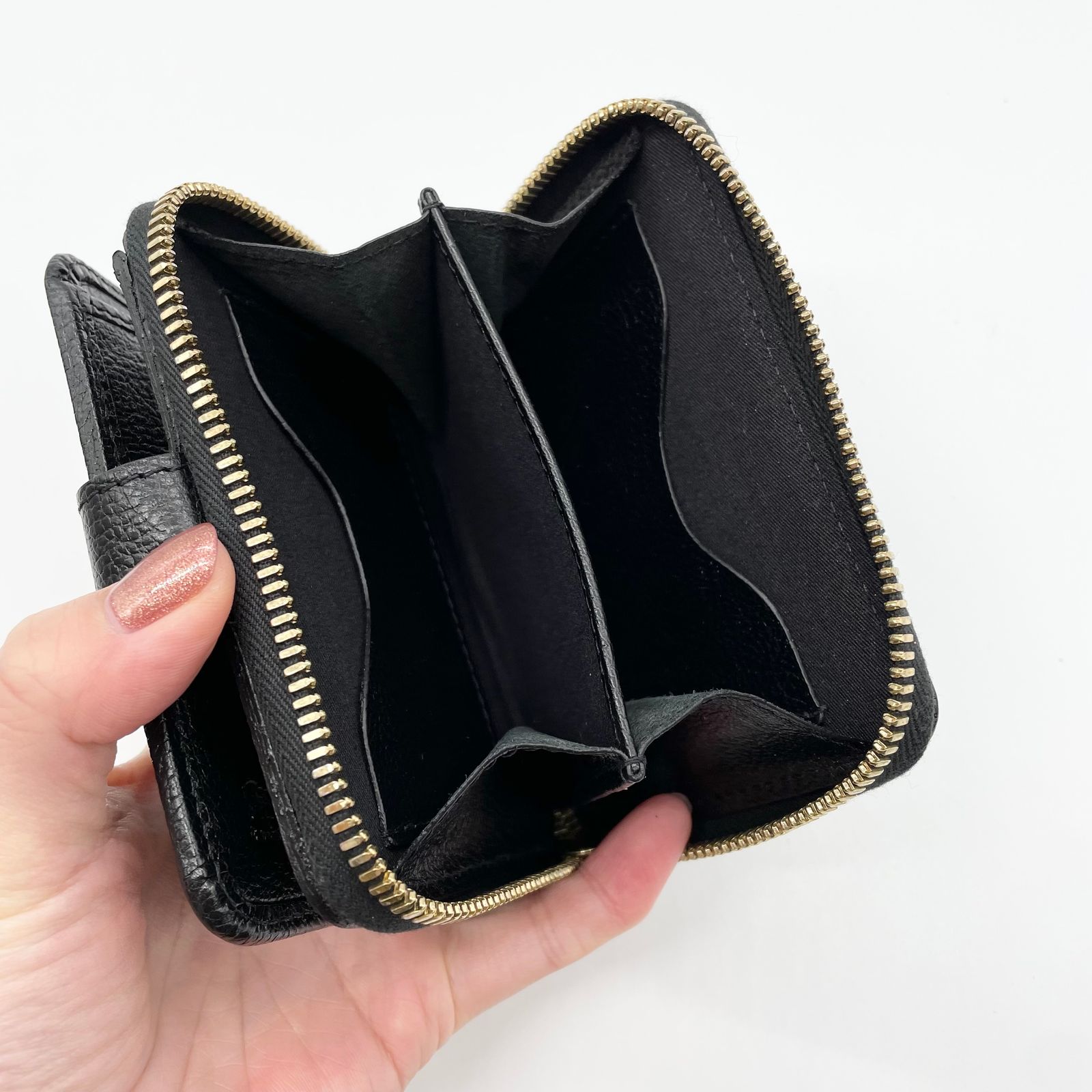二つ折り財布