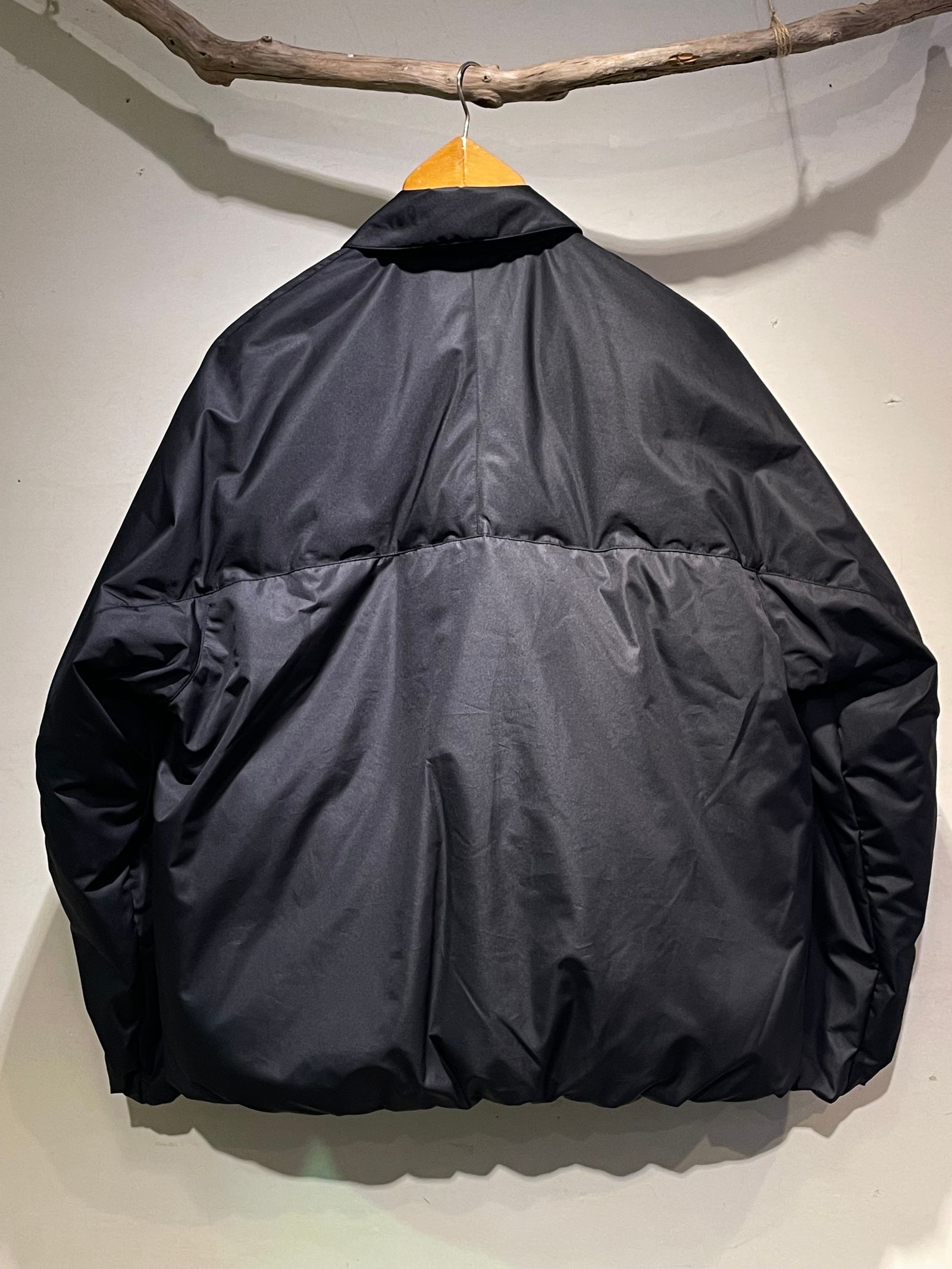 SOUTIEN COLLAR DOWN JAKET / ステンカラーダウンジャケット / ブラック