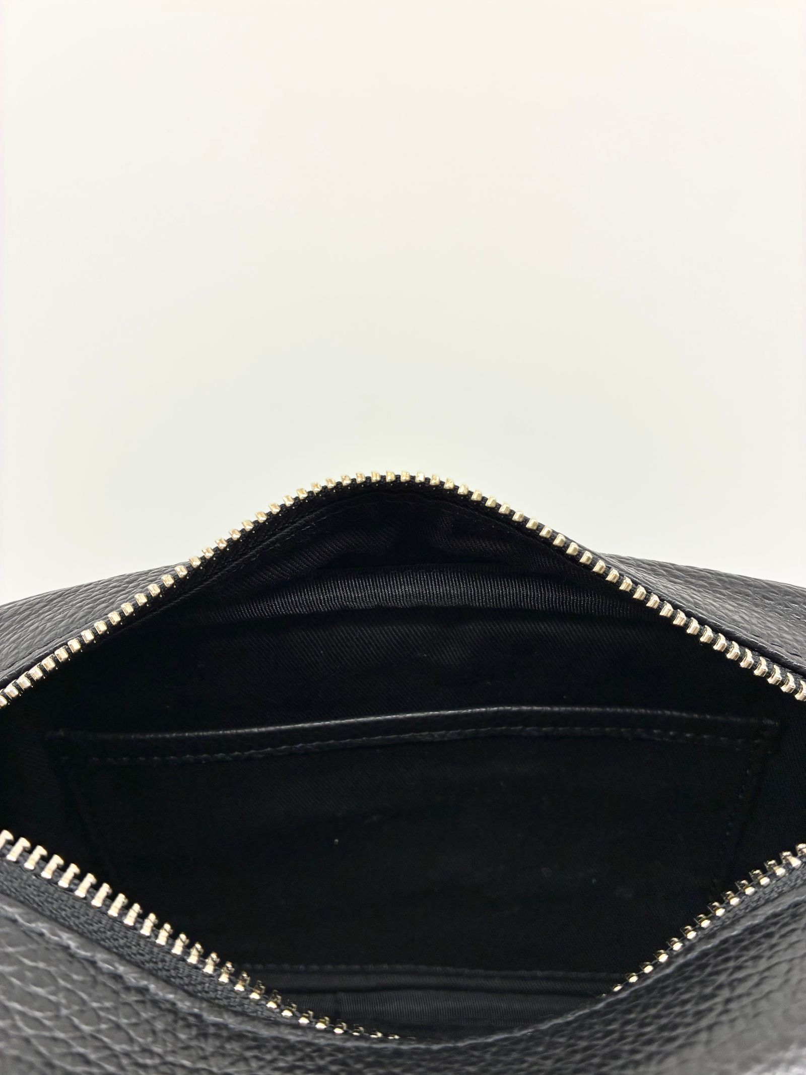 MIRO / スタッズ付きレザーカメラバッグ / ブラック