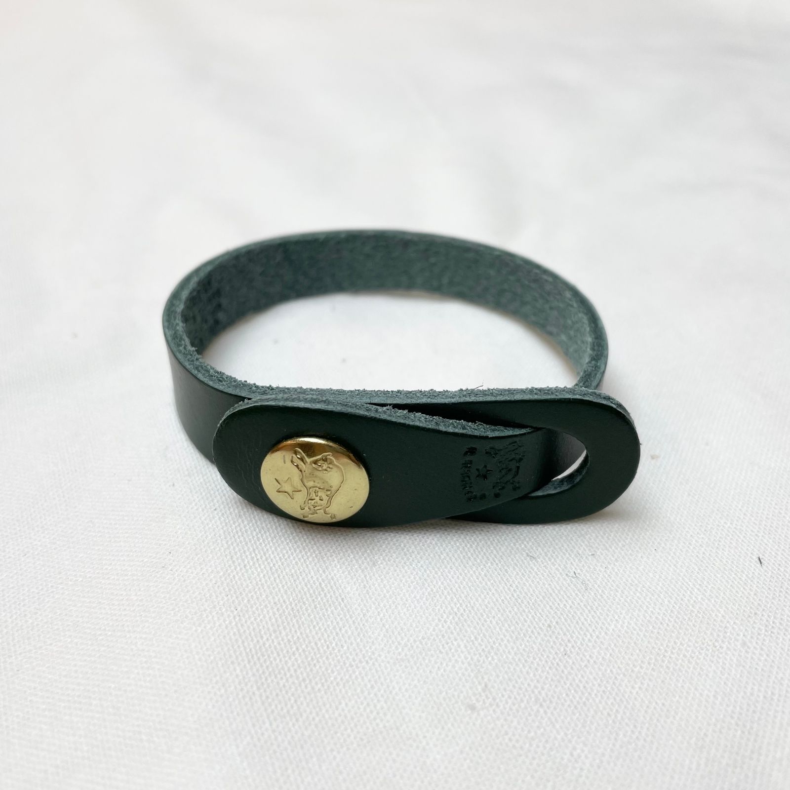 スナップボタンレザーブレスレット
