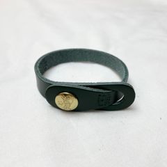スナップボタンレザーブレスレット