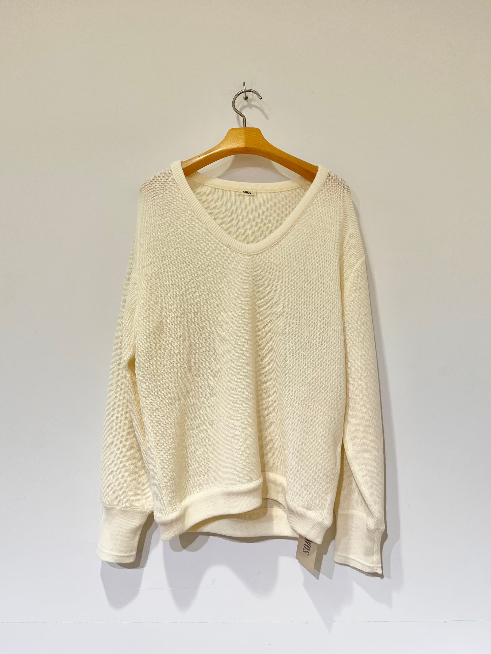 nowos - V-neck Long Sleeve Top / Vネックニット / オフホワイト | HALLOW's web store