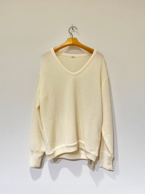V-neck Long Sleeve Top / Vネックニット / オフホワイト