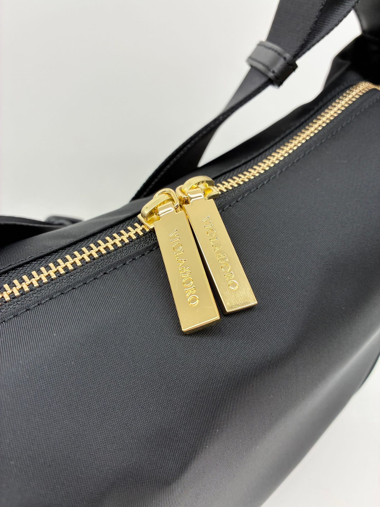 BIANCA / ナイロンボディバッグ / ブラック