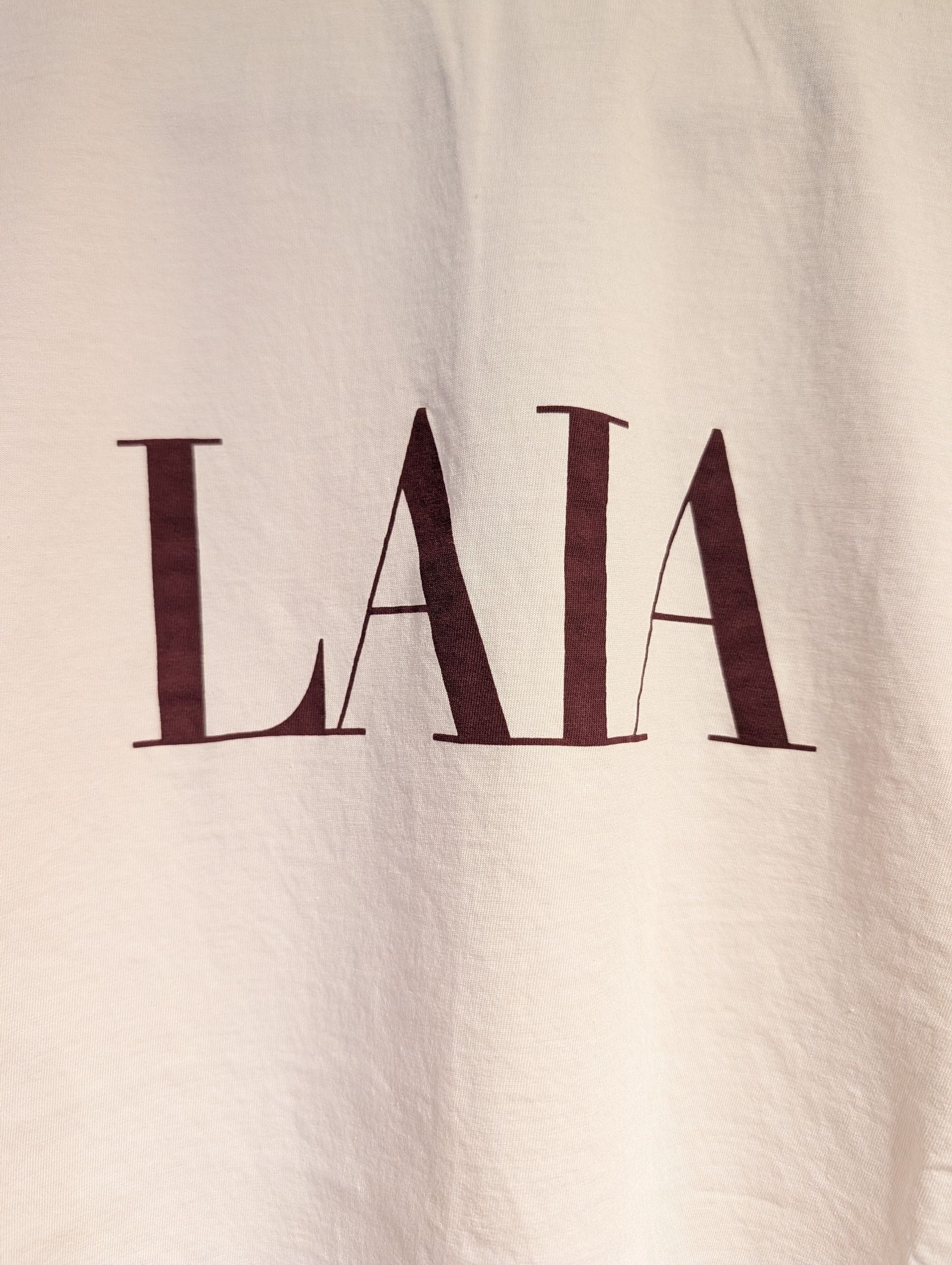 "LAIA"ロゴヘムラウンドT-shirt / ロゴTシャツ / ベージュ