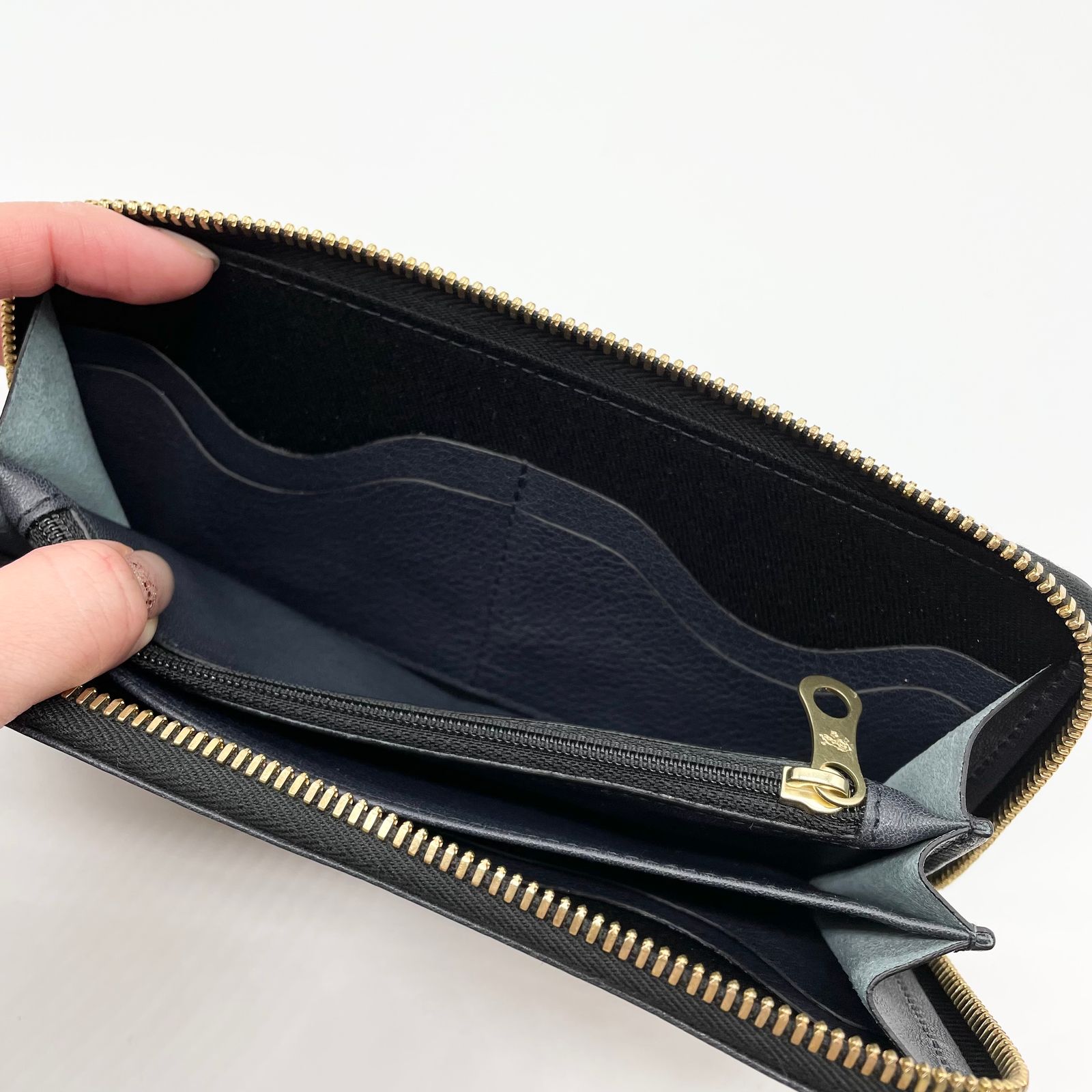 ラウンドジップ長財布