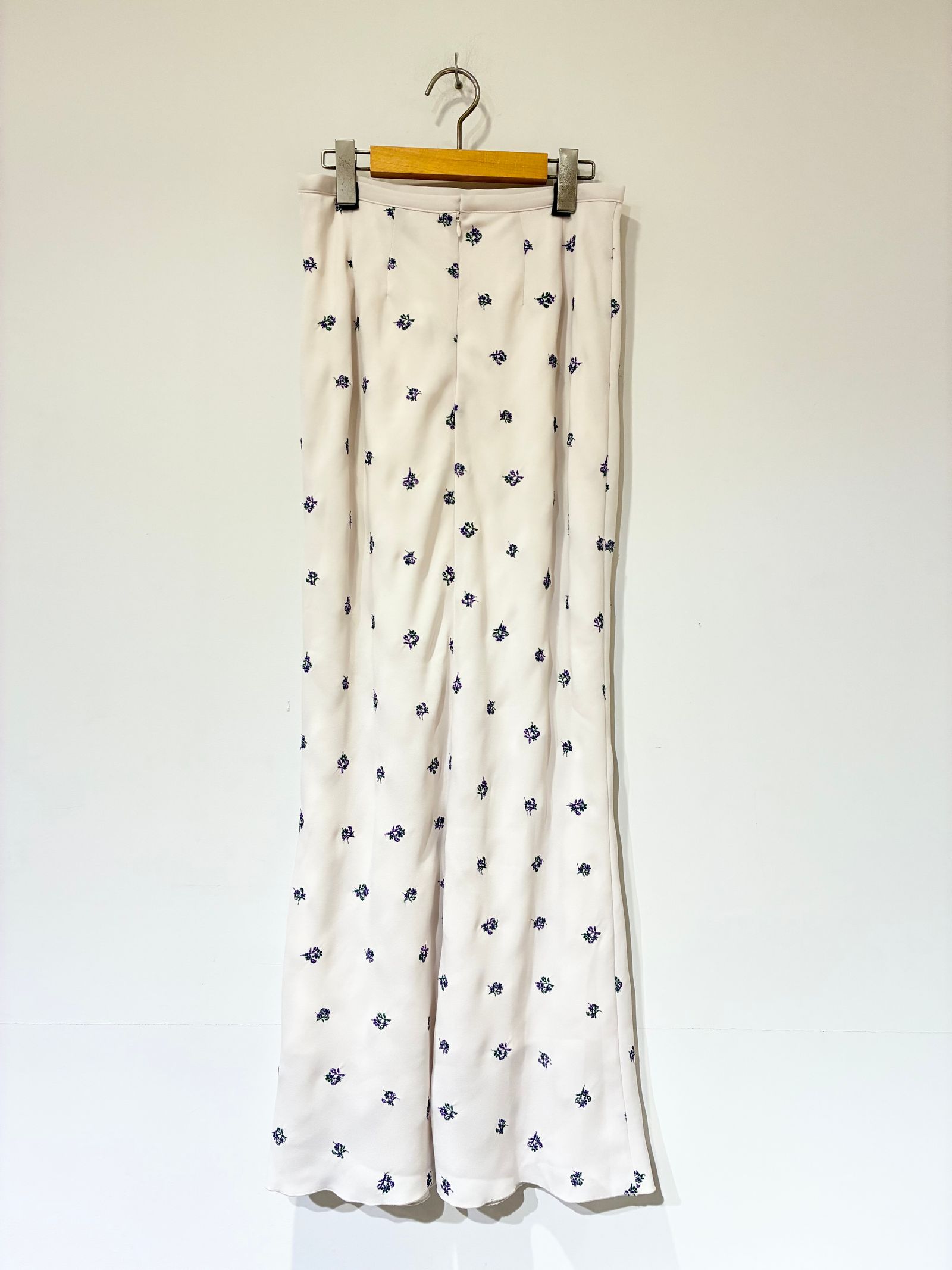 Still Garden Embroidery Skirt / 花柄刺しゅうマーメードスカート / ホワイト