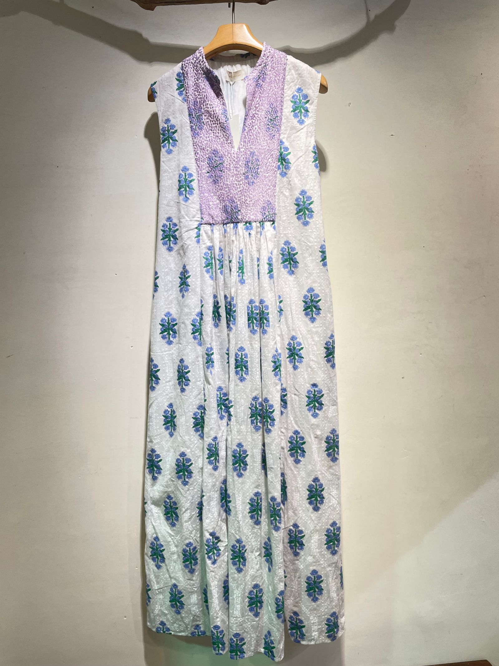 Cotton Jacquard Iberis Print Embroidery Sleeveless Dress / ノースリーブワンピース / ホワイト