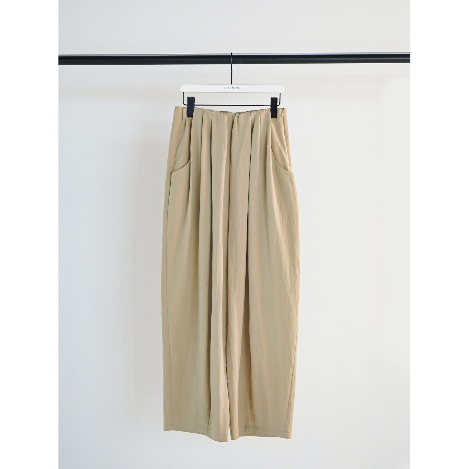 フロントタックカーヴィーPT / カーヴィーパンツ / ベージュ