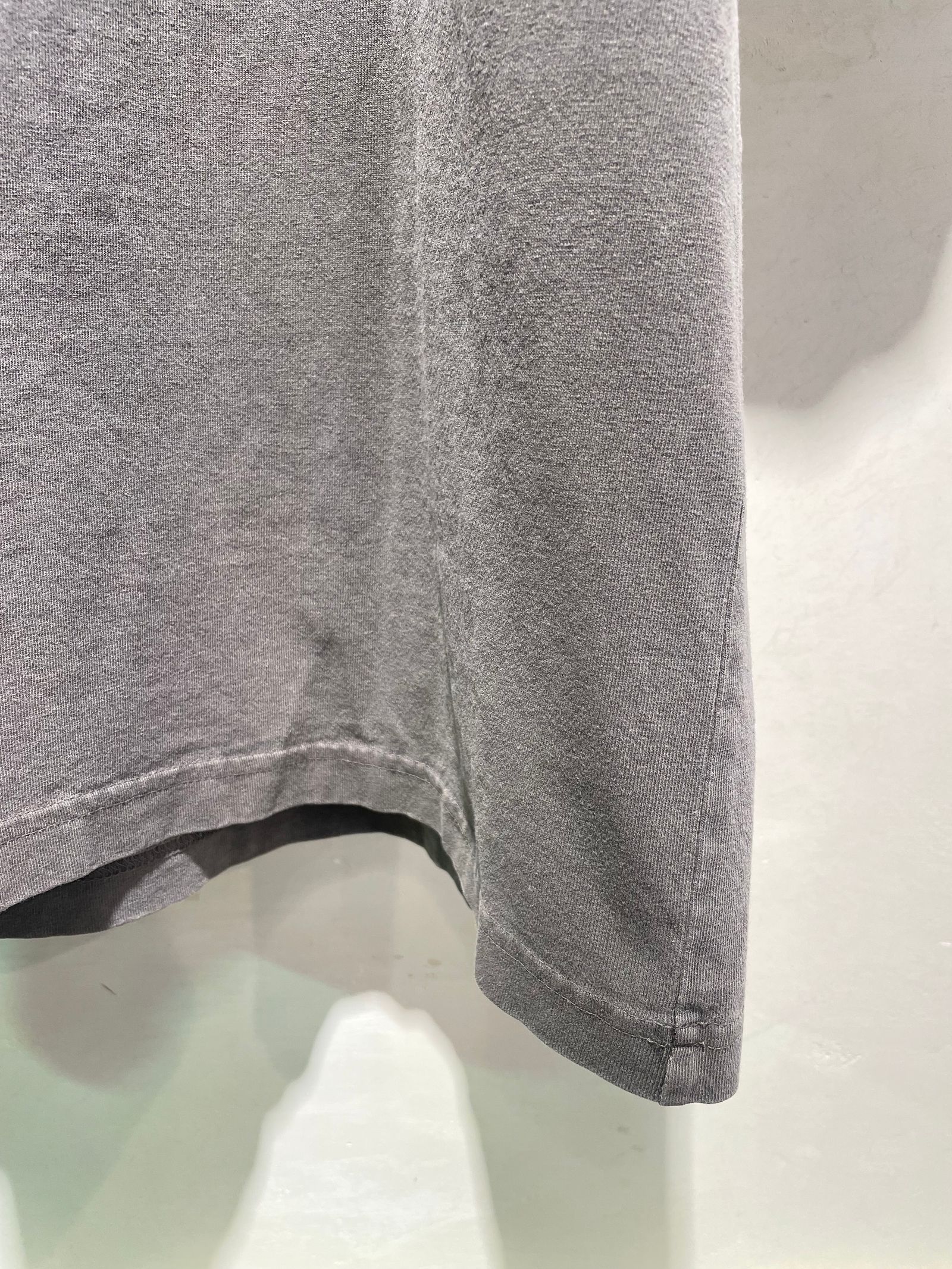 A.P.C. Automne 26 Tシャツ / バックプリントTシャツ / グレー