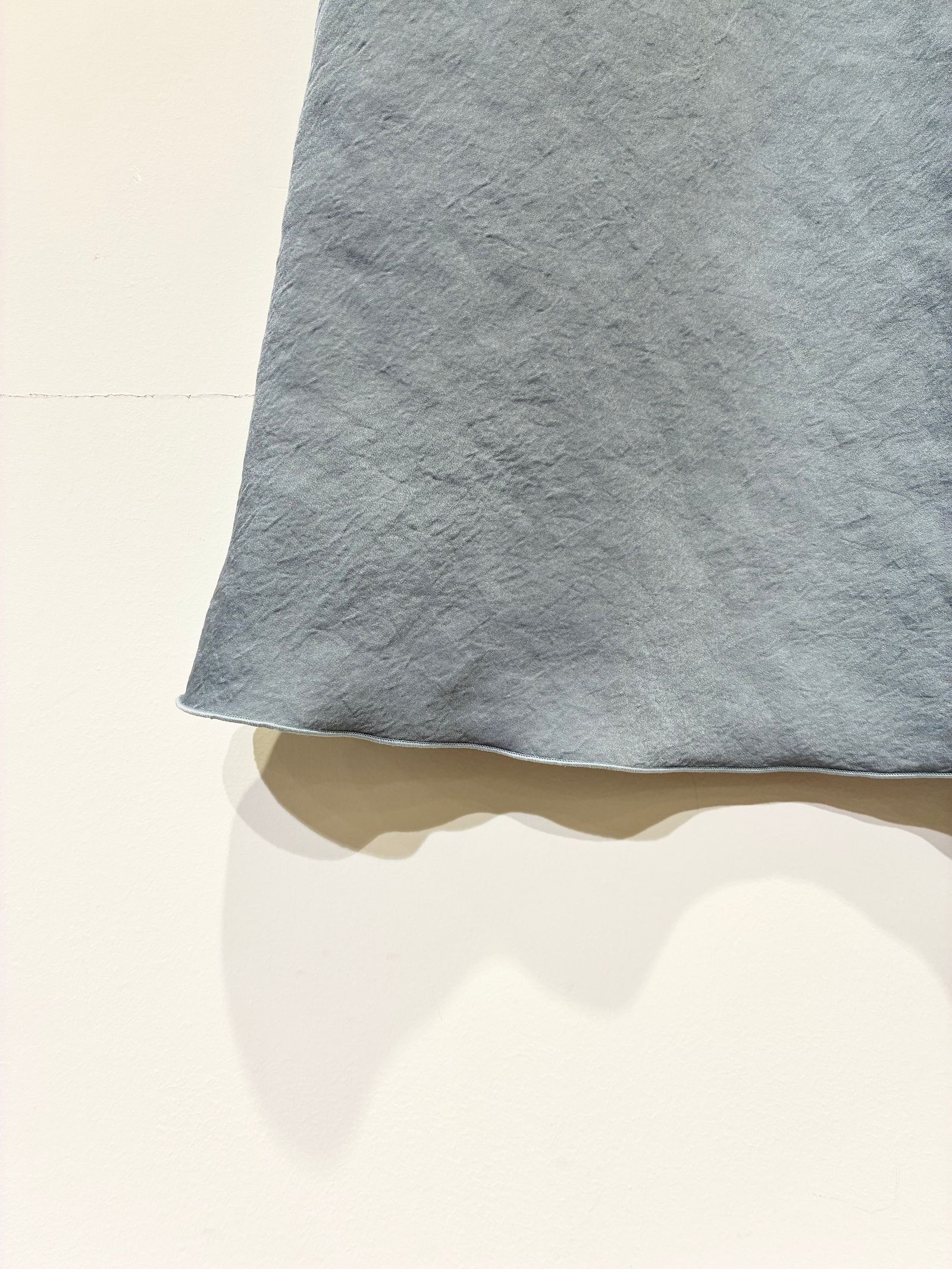 Textured Satin Bias Skirt / マーメイドスカート / ブルー