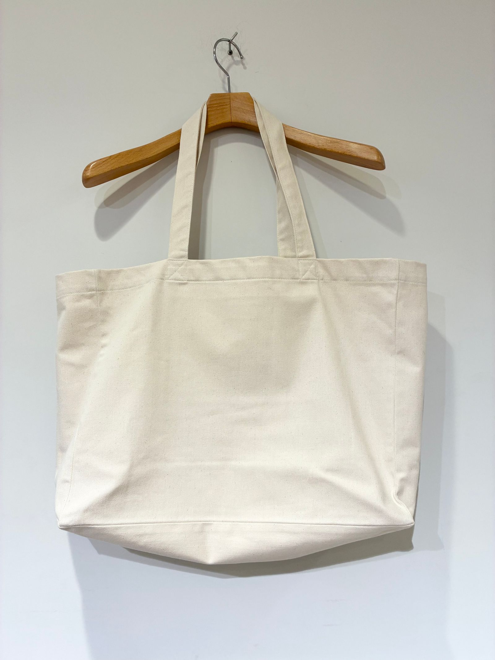Daniela Black Logo トートバッグ / ロゴトートバッグ / キナリ