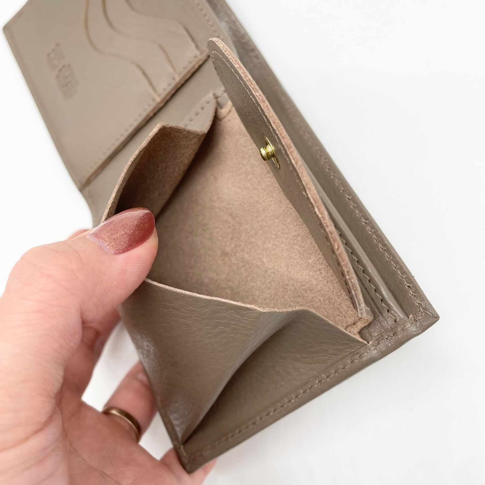 レザー二つ折り財布