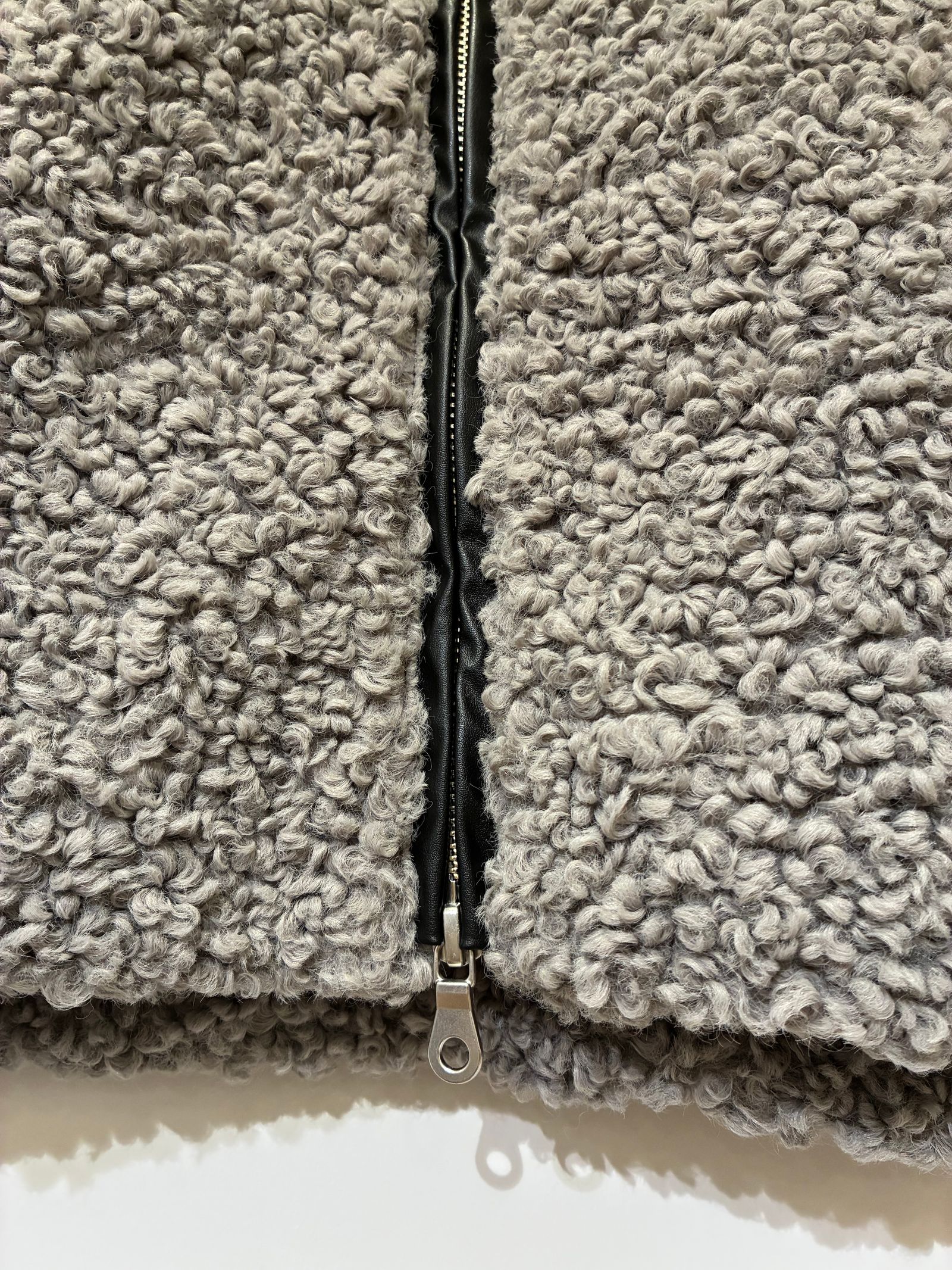 【ミリー】プードルボア ポンチョ / ベスト / グレー