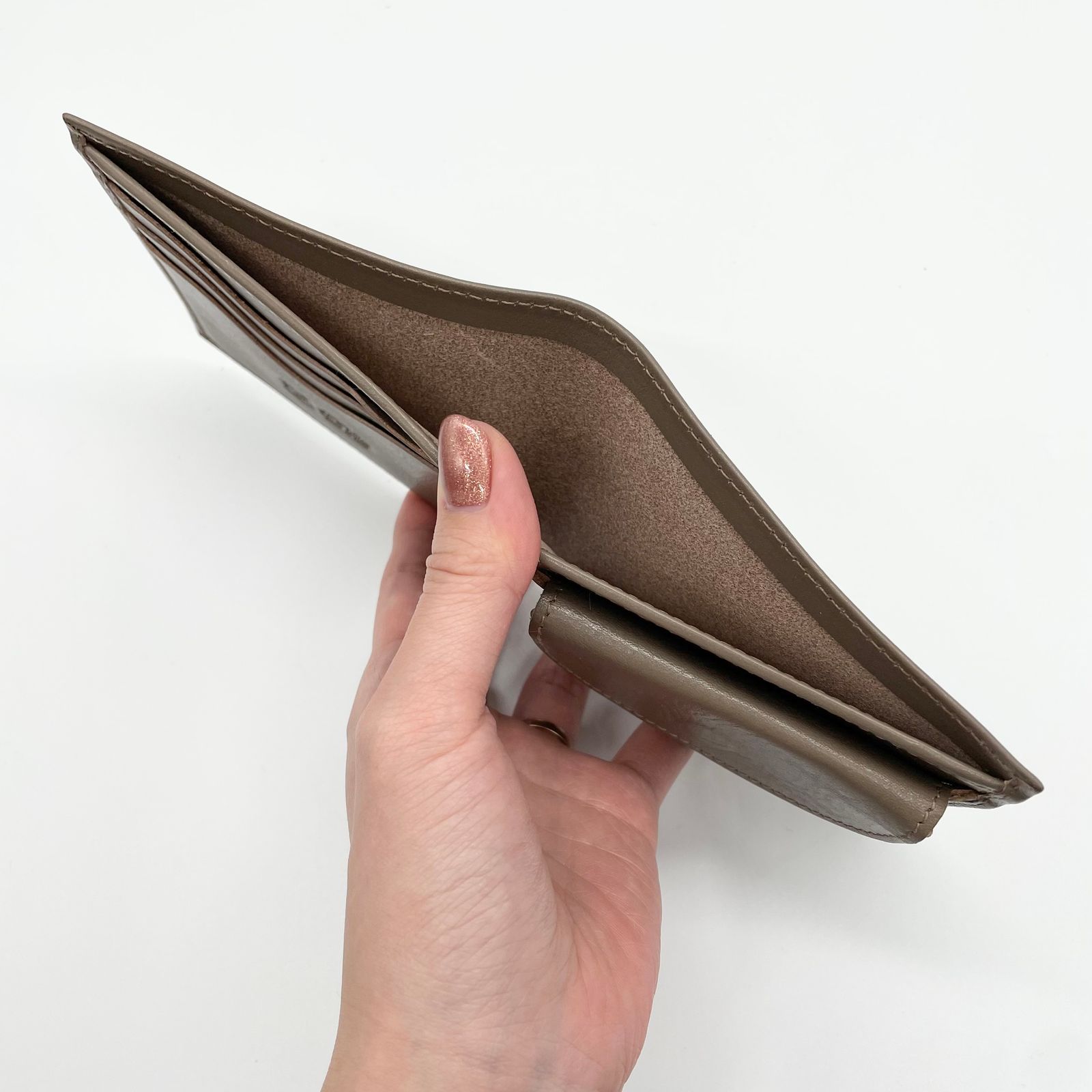 レザー二つ折り財布