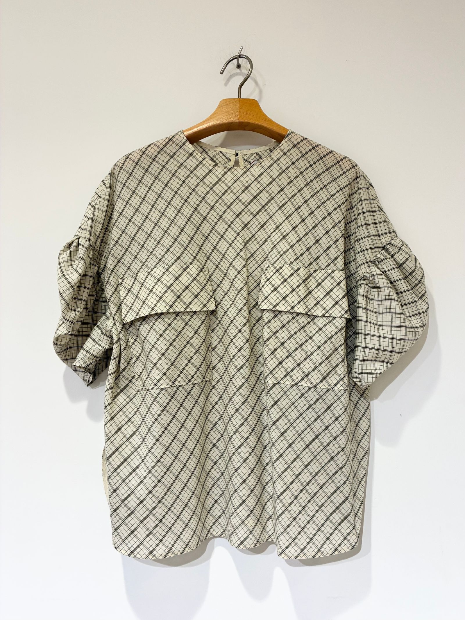 GREED - 新品 Greed International グリード スリットブラウスの